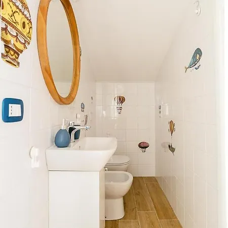 La Mansardina Al Mare 公寓 *